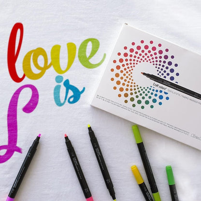 Textilstifte PRO Doppelspitze, 18 x Textilmarker, waschmaschinenfest, leuchtende permanent Stoffmalstifte für Textilien, 2mm, 4mm (1mm) Stärke - Craft Colors